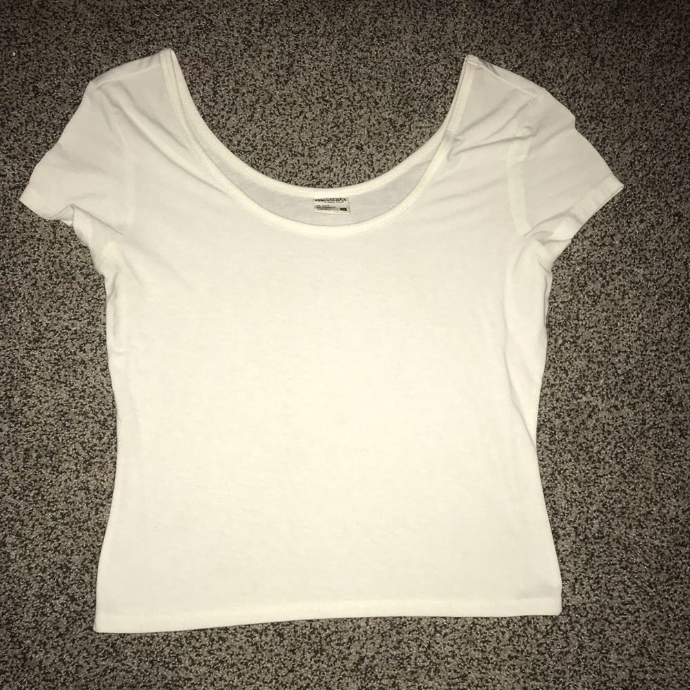 Short sleeve white crop top